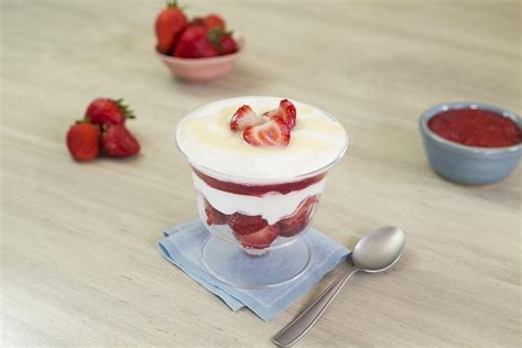 Deliciosas Fresas Con Crema Recetas Nestlé