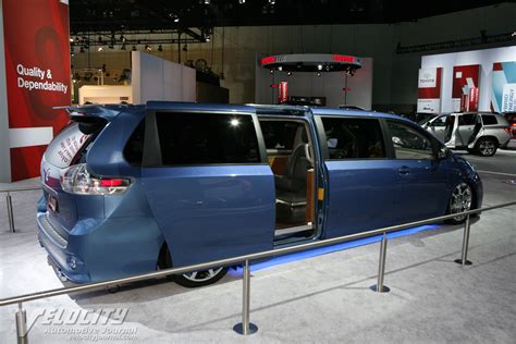 2010 Toyota Sienna Swagger Wagon Supreme Pictures