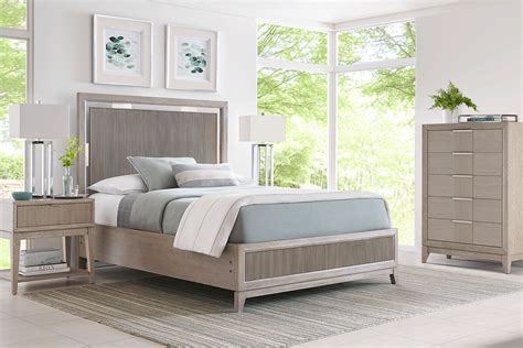 Bellante 5 Pc Gray Queen Bedroom Set With 3 Pc Queen Panel Bed, Chest ...