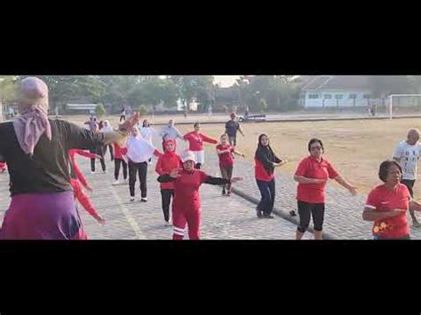 Senam Lansia Aerobic Lapangan Desa Mojopurno Kec Wungu Kab Madiun