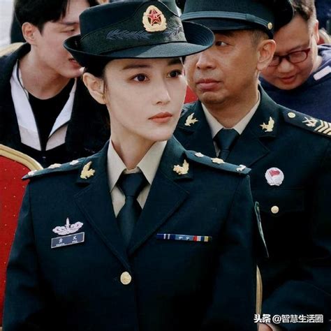 軍嫂張馨予向女兵們致敬，稱讚她們巾幗不讓鬚眉 每日頭條