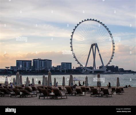 Tallest Ferris Wheel In The World Ain Dubai Located In Blue Waters By