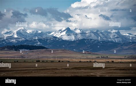 Alberta Fields Hi Res Stock Photography And Images Alamy