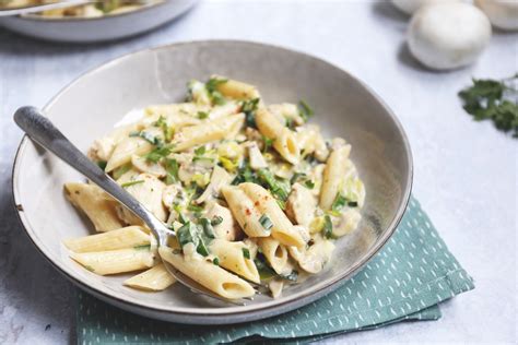 Pasta met champignon roomsaus Pasta met champignons Voedsel ideeën