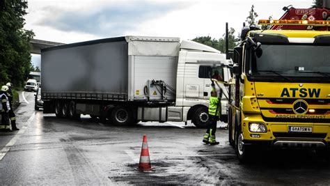 Lkw Verungl Ckt Unfall Verursachte Megastau Auf Der S Dautobahn