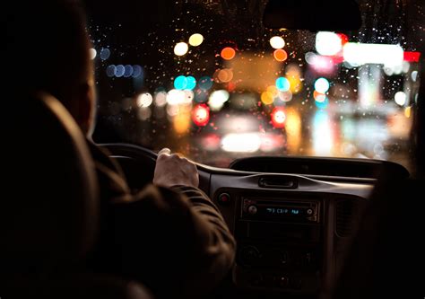 Night Driving Tips for Long-Haul Truckers | Phoenix Capital Group