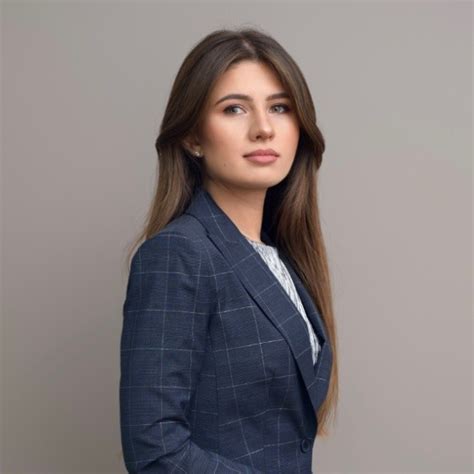 Yulia Shilova دبي الإمارات العربية المتحدة ملف شخصي احترافي Linkedin