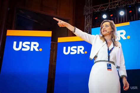 E oficial. Elena Lasconi s-a retras de pe lista candidaților USR pentru europarlamentare ...