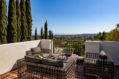 15 Beautiful Mediterranean Balcony Designs Every Home Needs