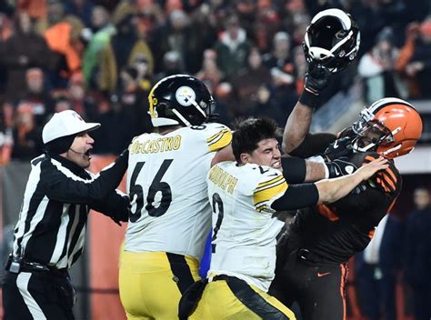 Browns Steelers Myles Garrett Sparks Ugly Fight At End Of Tnf Game