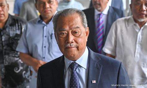 Muhyiddin Gets Passport To Attend Granddaughters Uk Graduation