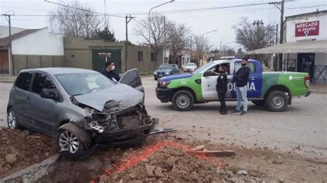 Ayacucho Conductor Perdi El Control Choc Con Una Camioneta E