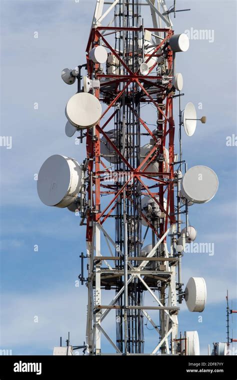 Cell Phone Tower Red White Hi Res Stock Photography And Images Alamy