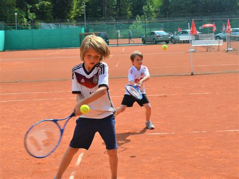 Tenniscamp für Kinder und Jugendliche 9 15 Jahre Tennis Sport Training