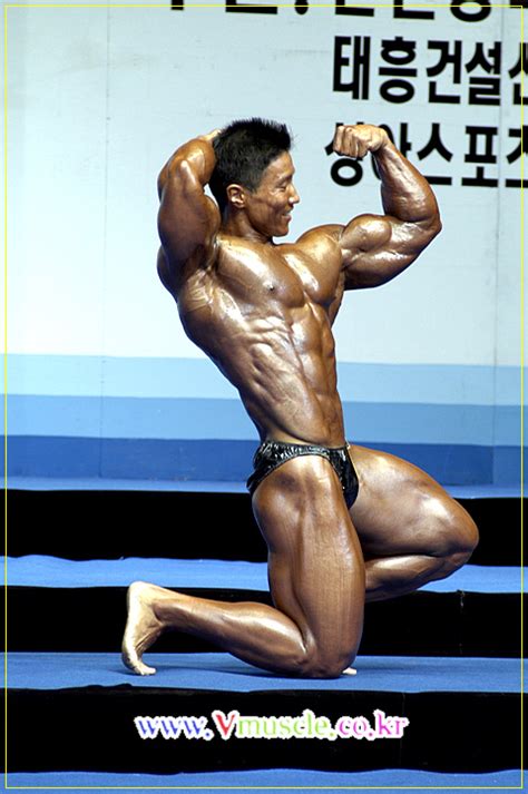 Korean Bodybuilder Kang Kyung Won