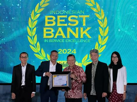 Bsg Torehkan Penghargaan The St Best Sms Banking Di Infobank Mri