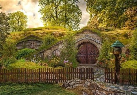 Hobbiton The Shire Middle Earth Hobbit House The Hobbit Hobbit Hole