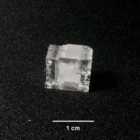 My best NaCl crystal - two months later. : r/crystalgrowing