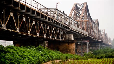 Long Bien Bridge - Hanoi Old Quarter