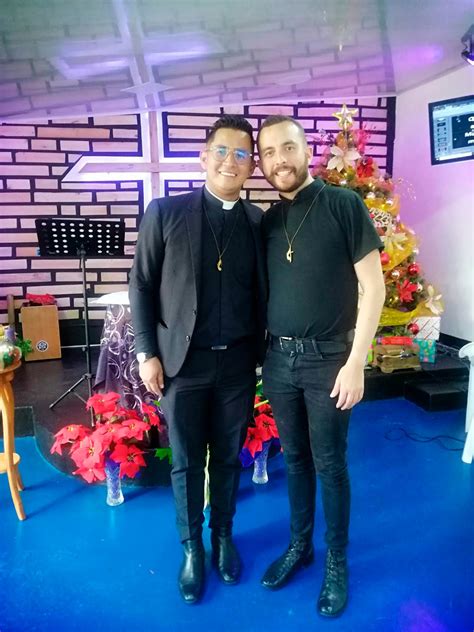 La Historia De Amor Entre Un Pastor Y Un Diácono Que Conmociona A Colombia Y Derriba Prejuicios