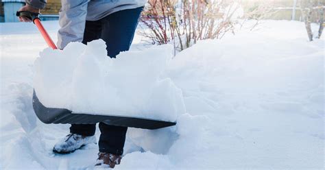 Shoveling Heavy Wet Snow Doctor Shares Tips For Protecting Your Back