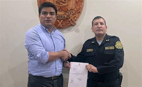 Trujillo Jefe Policial Y Alcalde Encargado Mario Reyna Posan Juntos Y Aseguran Trabajo Articulado