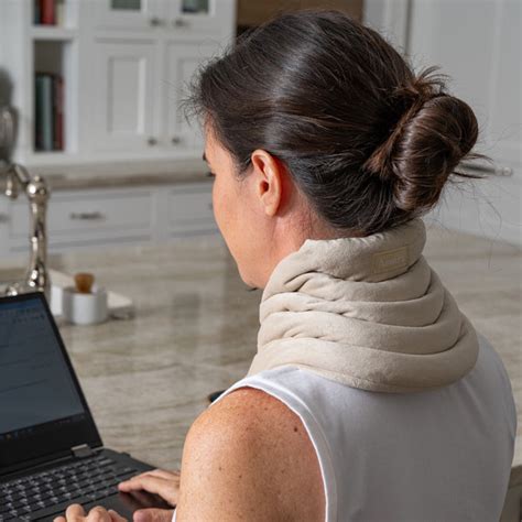Cozy Weighted Neck Wrap Champagne Asutra