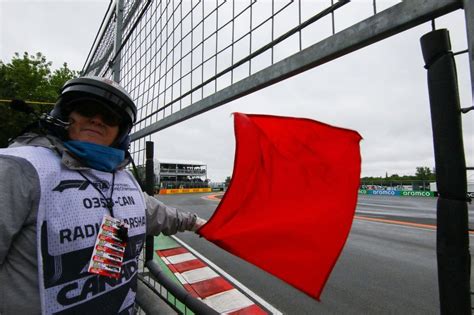 F1 Flags What Do The Different Colours Mean In Formula 1