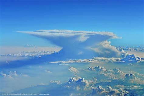 Anvil cloud formation likely today - Iceland Monitor