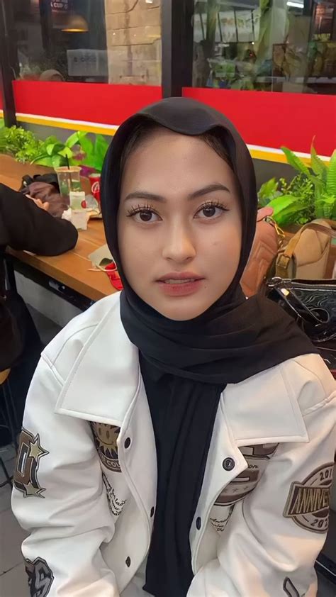 Pin Oleh Clarissa Di Ava Di 2024 Wajah Gadis Wanita Berlekuk Gadis