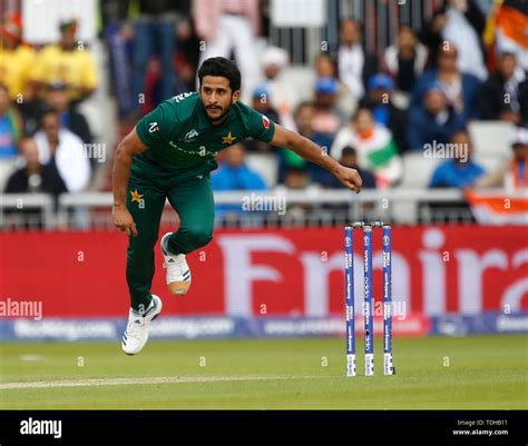 Hasan Ali Of Pakistan Bowling Hi Res Stock Photography And Images Alamy