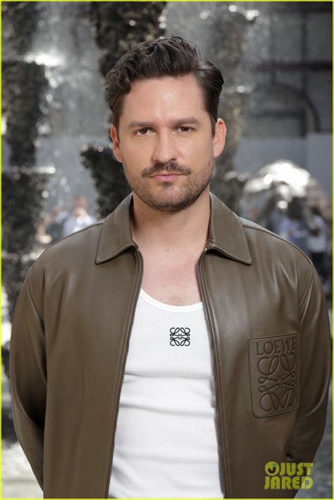 Edgar Ramirez Shows Off His Muscles At Loewe Fashion Show Alongside