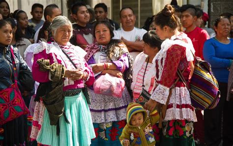 Cu L Es La Indumentaria T Pica De Las Mujeres Pur Pechas El Sol De