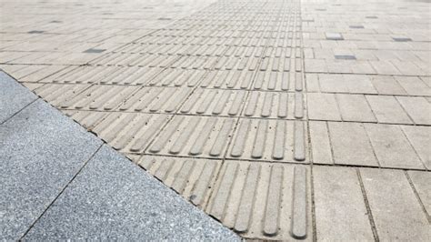 pavimento tactil vulcano crossing disseny hub barcelona