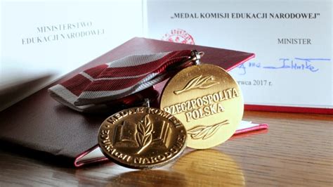 MEDAL KOMISJI EDUKACJI NARODOWEJ DLA REKTORA UNS UNS