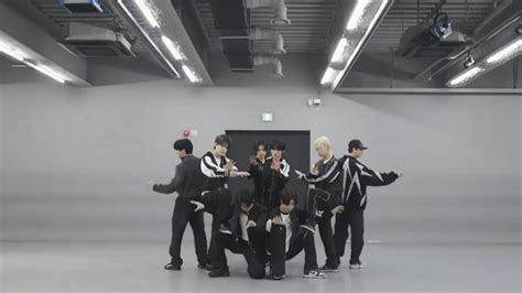 Stray Kids - '락 (LaLaLaLa)' Dance practice Mirrored - YouTube