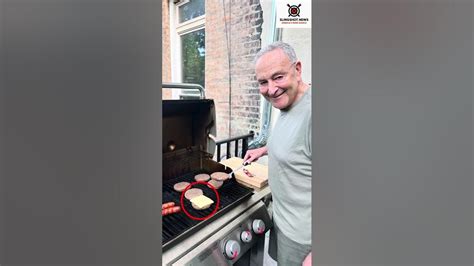 Chuck Schumer Grilled For Burger Mishap On Fathers Day Youtube