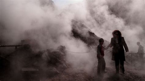 Threat of volcanic eruption looms over this Italian city | Popular Science