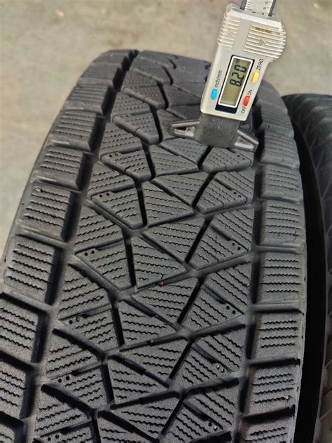 R16 215/70 Bridgestone Blizzak DM-V2 зимові шини вживані: 3 500 грн ...