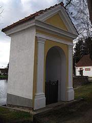 Category Chapel Of Saint John Of Nepomuk Lutov Wikimedia Commons