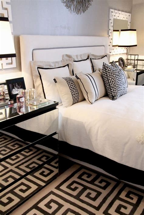 Black and white bedroom design