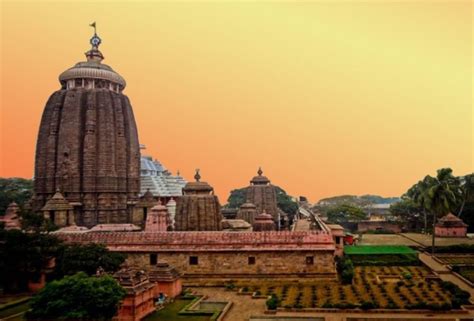 Jagannath Temple, Puri Odisha - What to Know - #TravelWorld