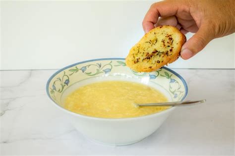 Premium Photo Baked Garlic Bread With Soup