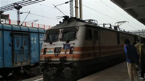 Superfast Train 12002 New Delhi To RK Bhopal Shatabdi Express