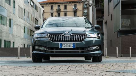 Skoda Superb Wagon Prova Scheda Tecnica Consumi Prezzo