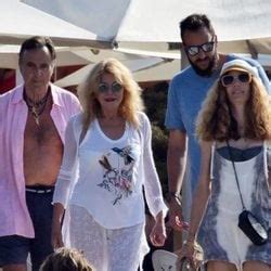 Borja Thyssen Y Blanca Cuesta Vacaciones En Ibiza Y Formentera Entre