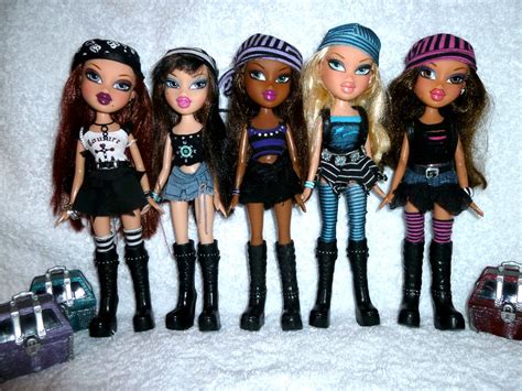 Bratz Treasures Set Stand Up Here Comes The Girls Roxxi … Flickr