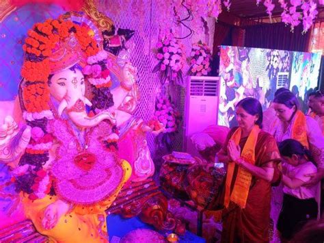 गणेश चतुर्थी Ganesh Chaturthi पर्व के साथ गणपति बप्पा के रंग में रंगी