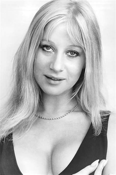 29 Rare Throwback Photos of Helen Mirren | Dame helen mirren, Dame