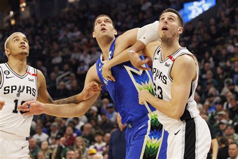 Bucks Vs San Antonio Spurs Preview Start Time TV Schedule Injury